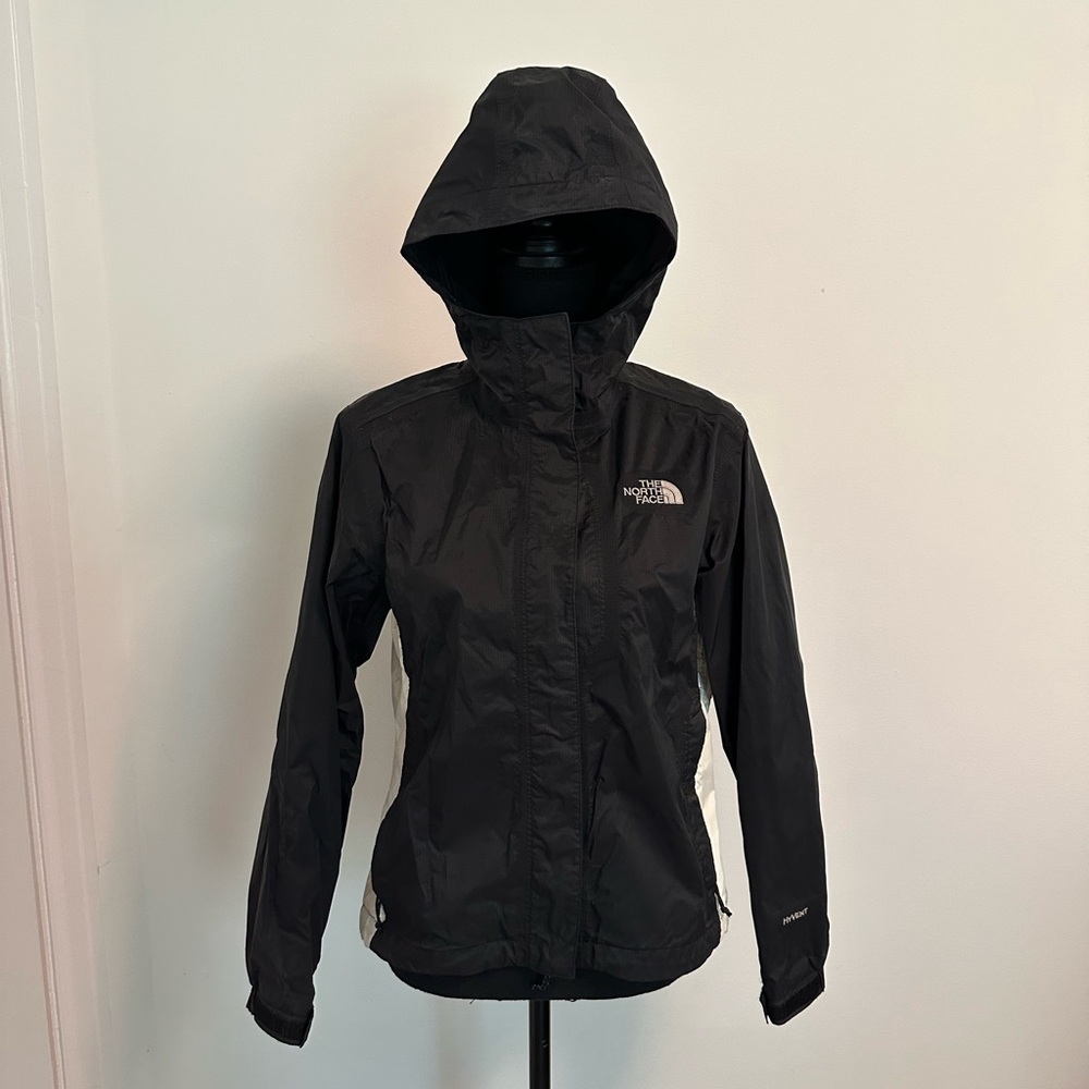 Women's North Face HyVent Black & White Waterproof Hooded Rain Coat size XS